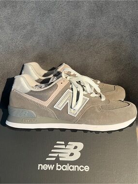 New Balance Women’s Sneakers Gray Size 9 US